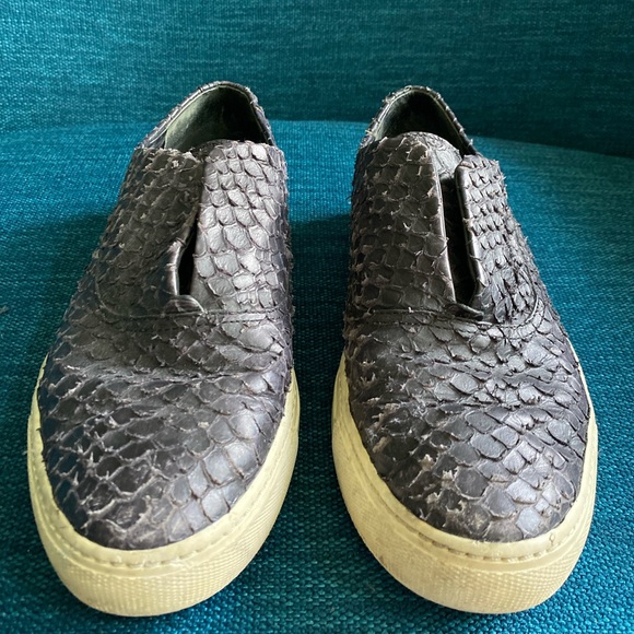 VINCE black reptile skin slip-on sneaker - Picture 3 of 3